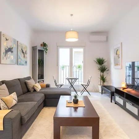 3 Bedroom Flat In Historic Centre Málaga